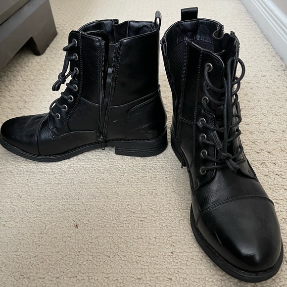 Black Leather Steve Madden Combat Boots - Picture 1 of 8